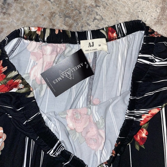 Amelia James off the shoulder bell sleeve dress size medium - Picture 3 of 4